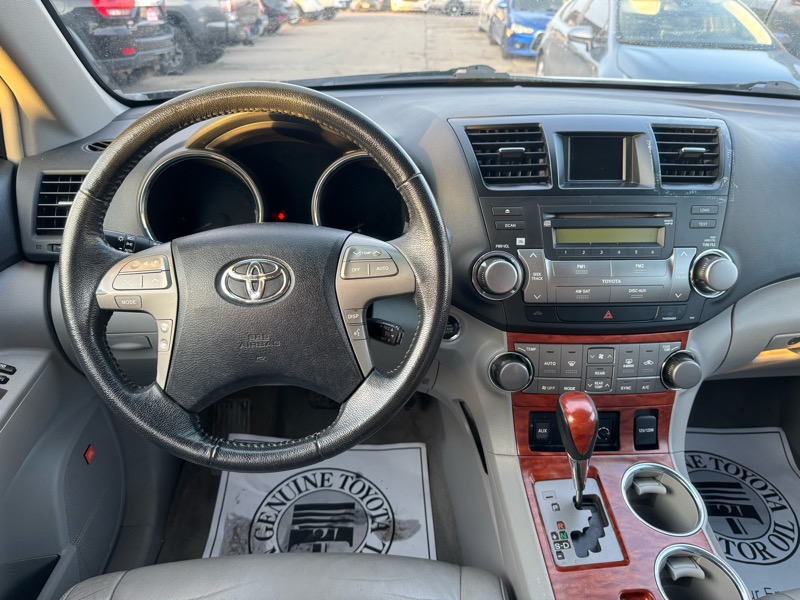 Toyota Highlander Limited 4WD 2010