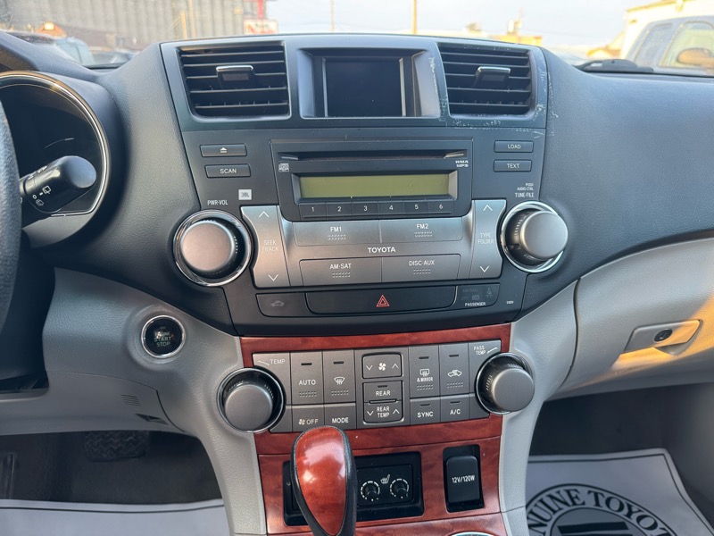 Toyota Highlander Limited 4WD 2010