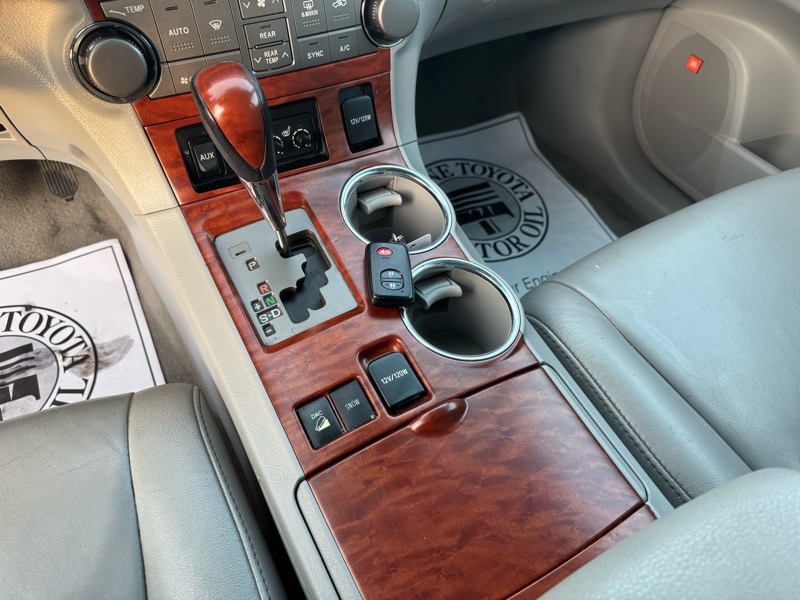 Toyota Highlander Limited 4WD 2010