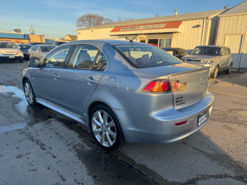 Mitsubishi Lancer ES 2013