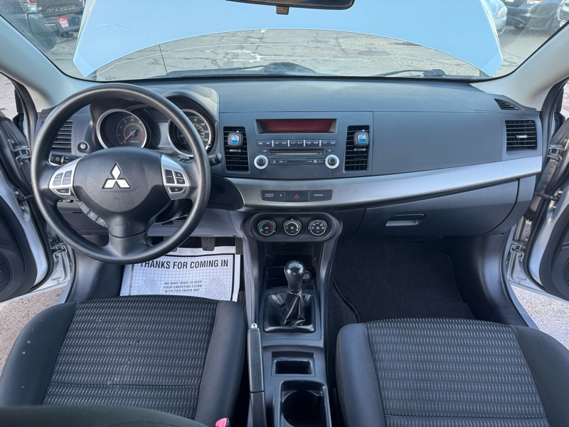 Mitsubishi Lancer ES 2013