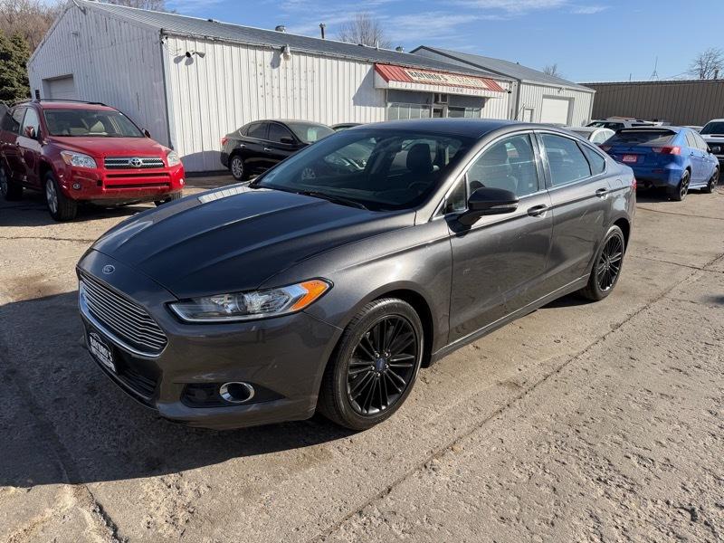 Ford Fusion SE 2016