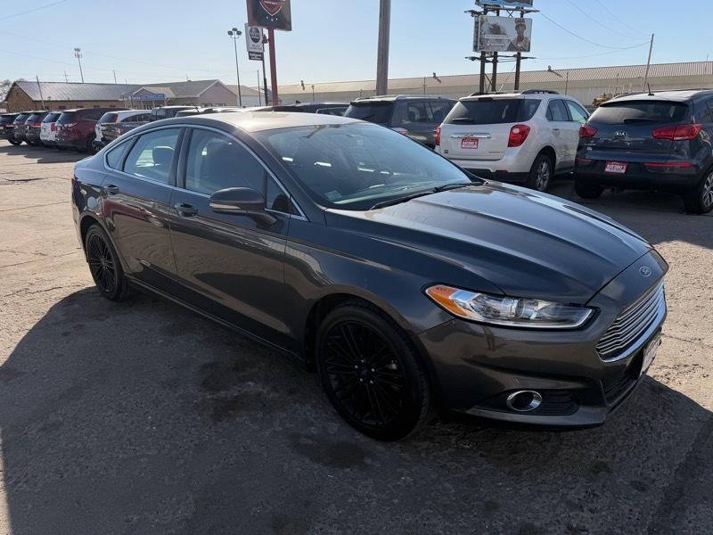 Ford Fusion SE 2016