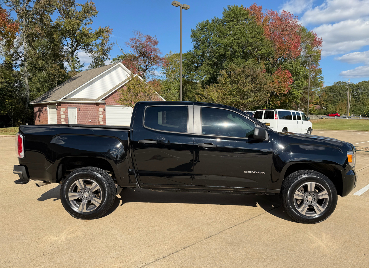 GMC Canyon Work Truck Crew Cab 2WD Short Box 2018 GMC Canyon Work Truck Crew Cab 2WD Short Box 2018