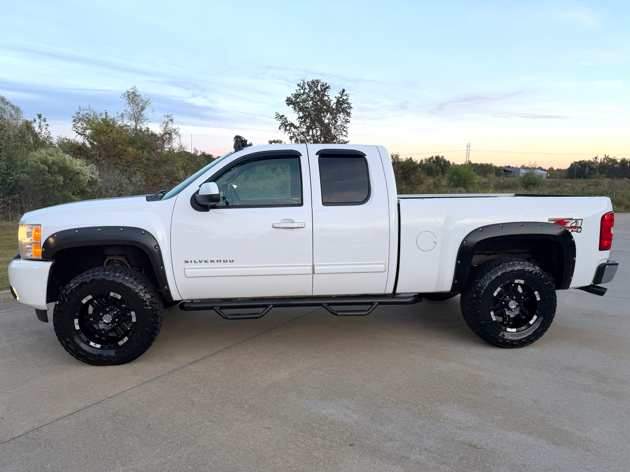 Chevrolet Silverado 1500 Z71 Short Bed 4WD 2013 Chevrolet Silverado 1500 Z71 Short Bed 4WD 2013