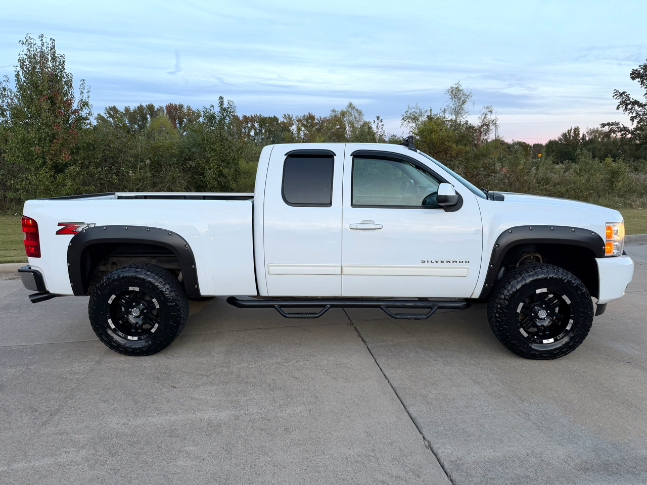 Chevrolet Silverado 1500 Z71 Short Bed 4WD 2013 Chevrolet Silverado 1500 Z71 Short Bed 4WD 2013