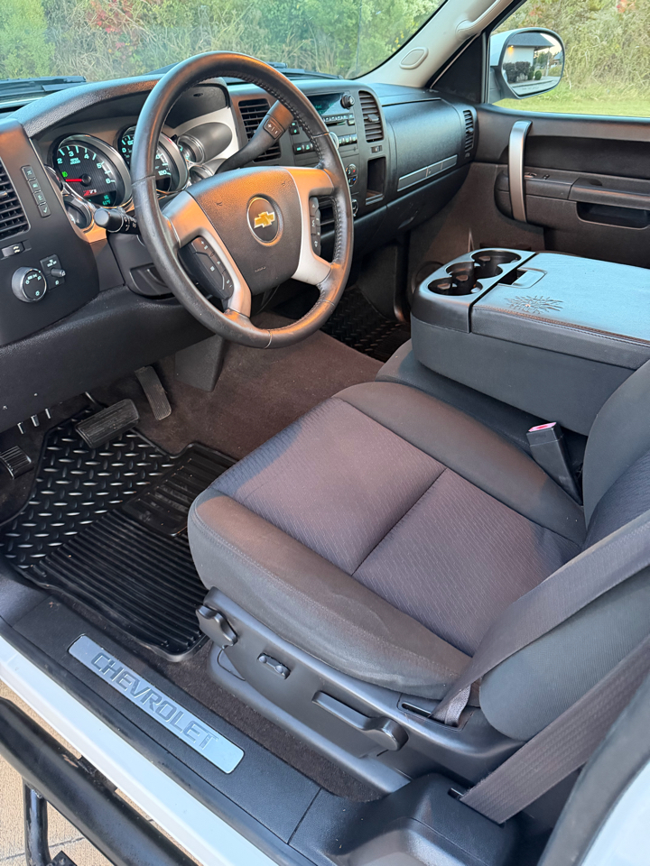 Chevrolet Silverado 1500 Z71 Short Bed 4WD 2013 Chevrolet Silverado 1500 Z71 Short Bed 4WD 2013