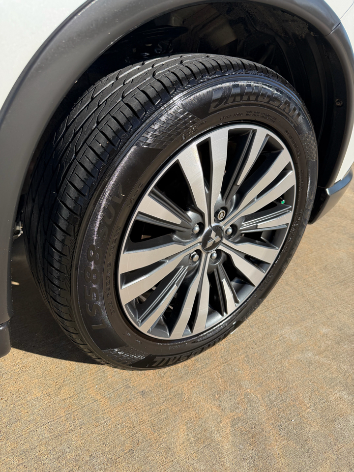 Mitsubishi Outlander SEL 4D SUV AWD 2020