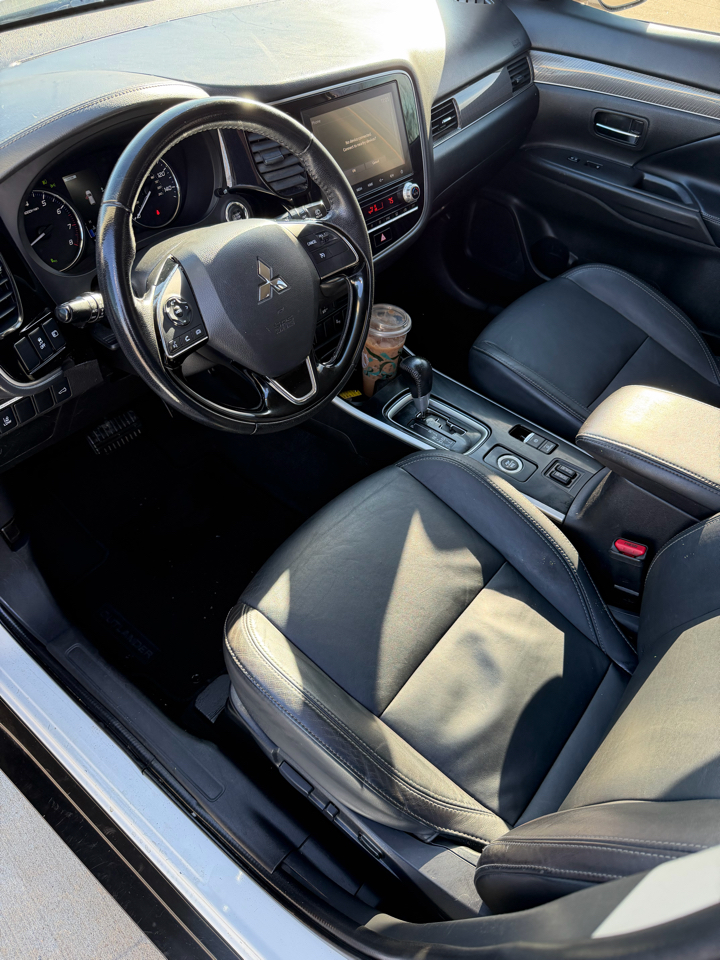 Mitsubishi Outlander SEL 4D SUV AWD 2020