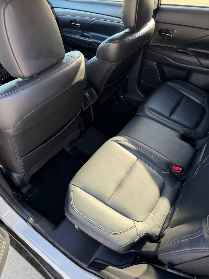 Mitsubishi Outlander SEL 4D SUV AWD 2020