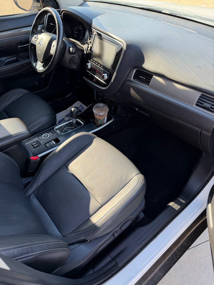 Mitsubishi Outlander SEL 4D SUV AWD 2020