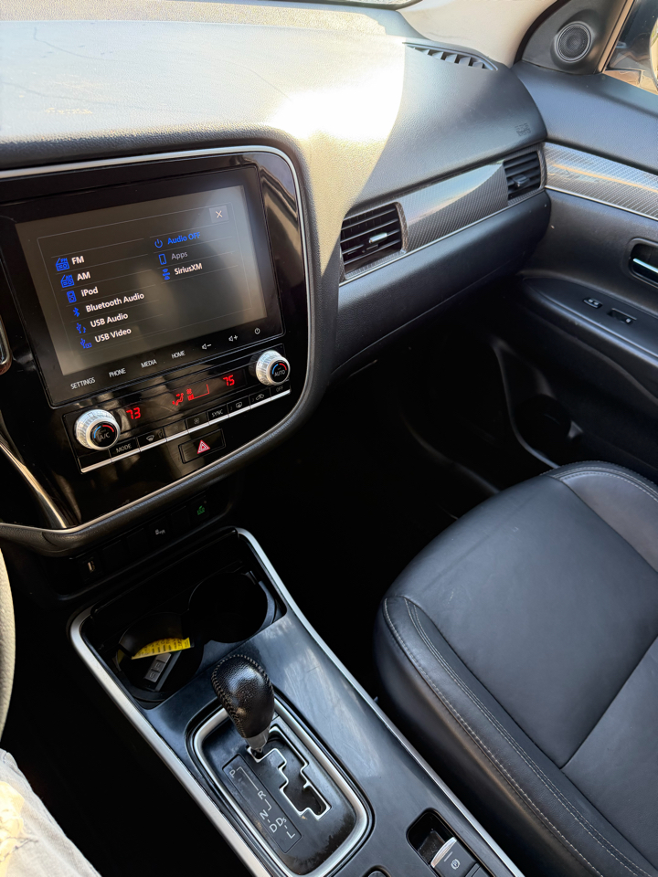 Mitsubishi Outlander SEL 4D SUV AWD 2020