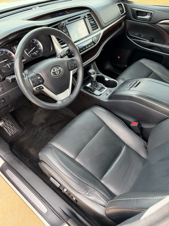 Toyota Highlander Limited FWD V6 2016