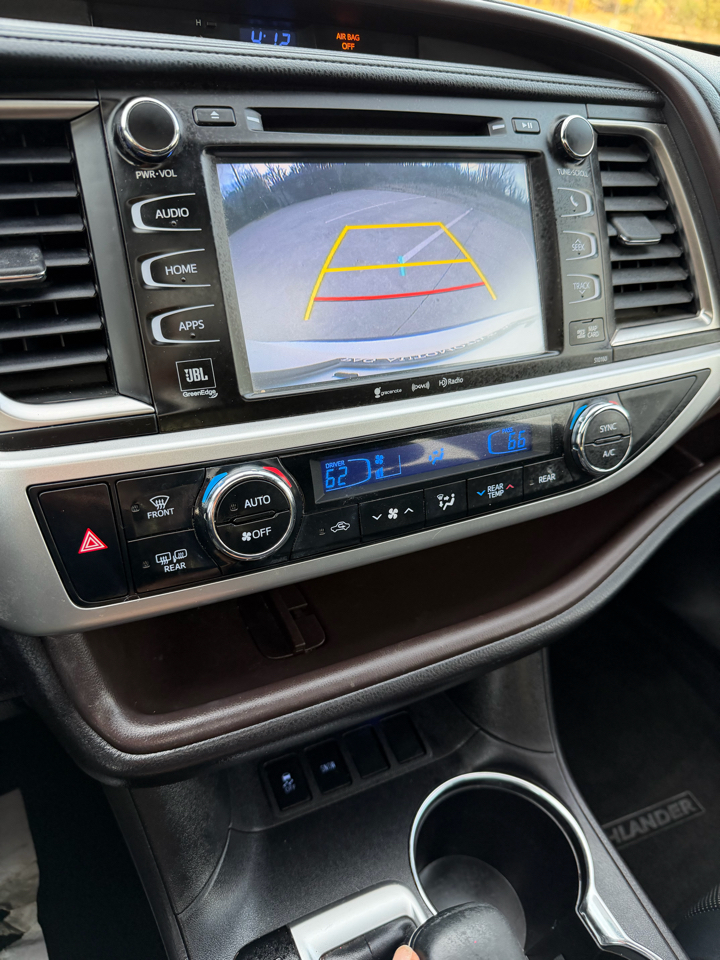 Toyota Highlander Limited FWD V6 2016