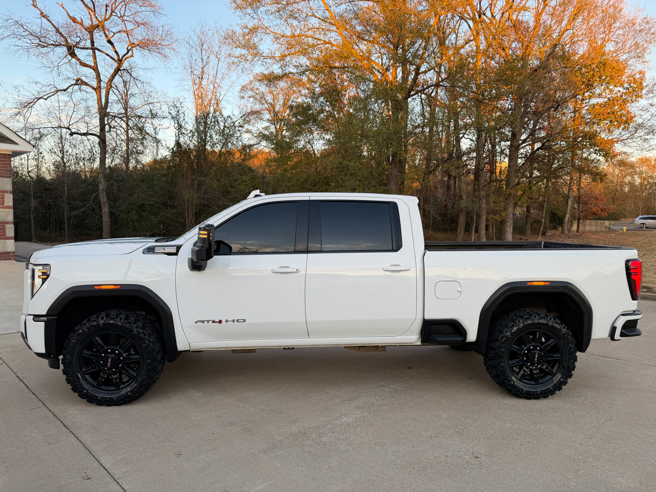 GMC Sierra 2500HD AT4 Crew Cab 4WD 2024
