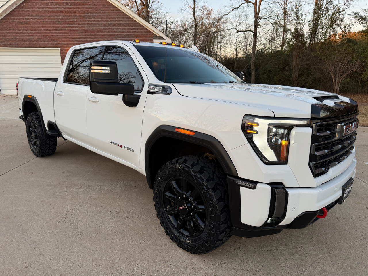 GMC Sierra 2500HD AT4 Crew Cab 4WD 2024