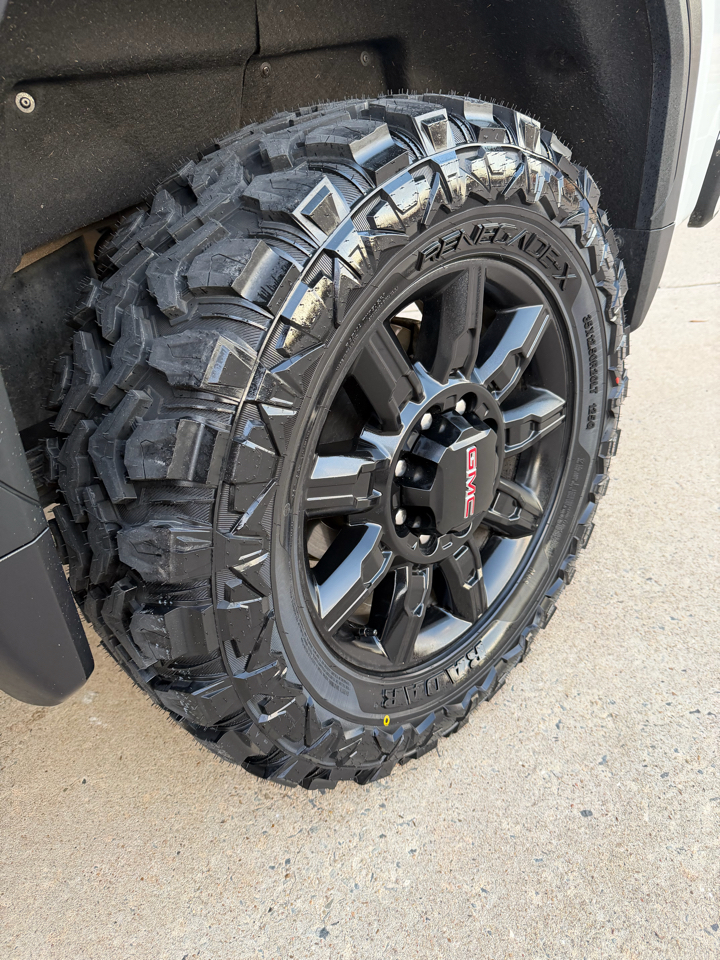 GMC Sierra 2500HD AT4 Crew Cab 4WD 2024