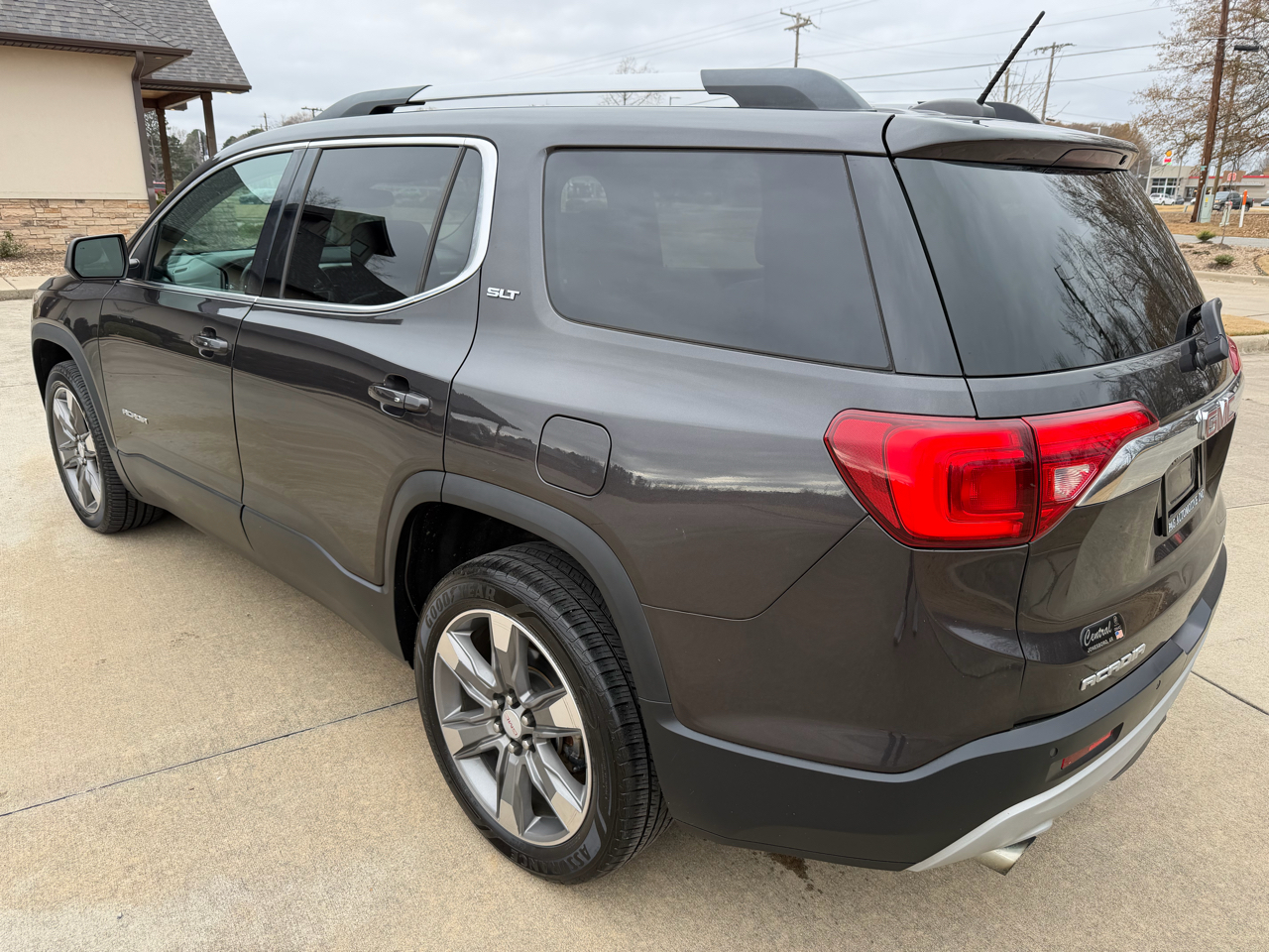 GMC Acadia AWD 4dr SLT2 2017
