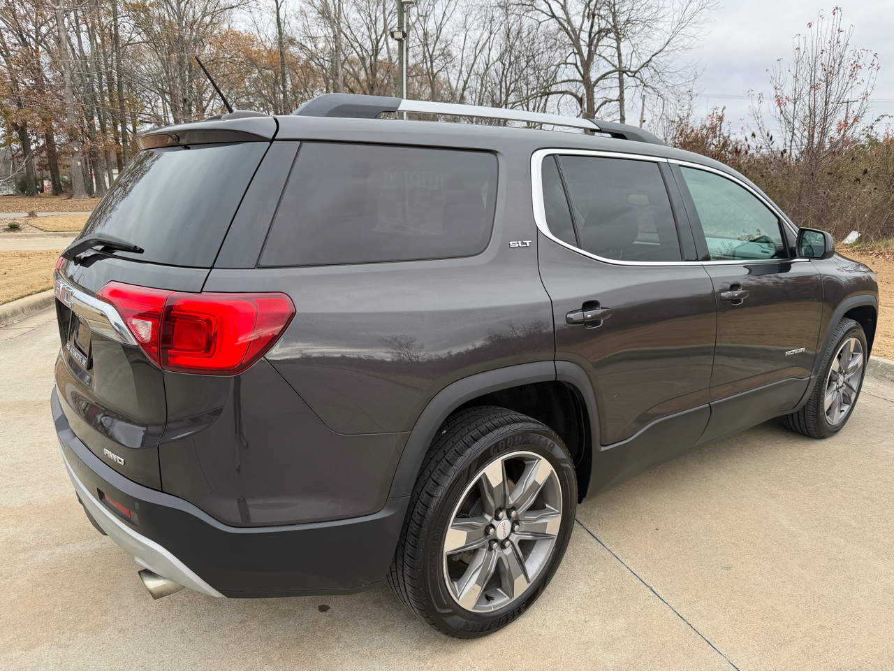 GMC Acadia AWD 4dr SLT2 2017