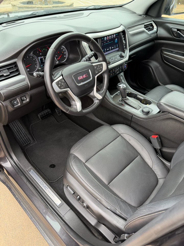 GMC Acadia AWD 4dr SLT2 2017