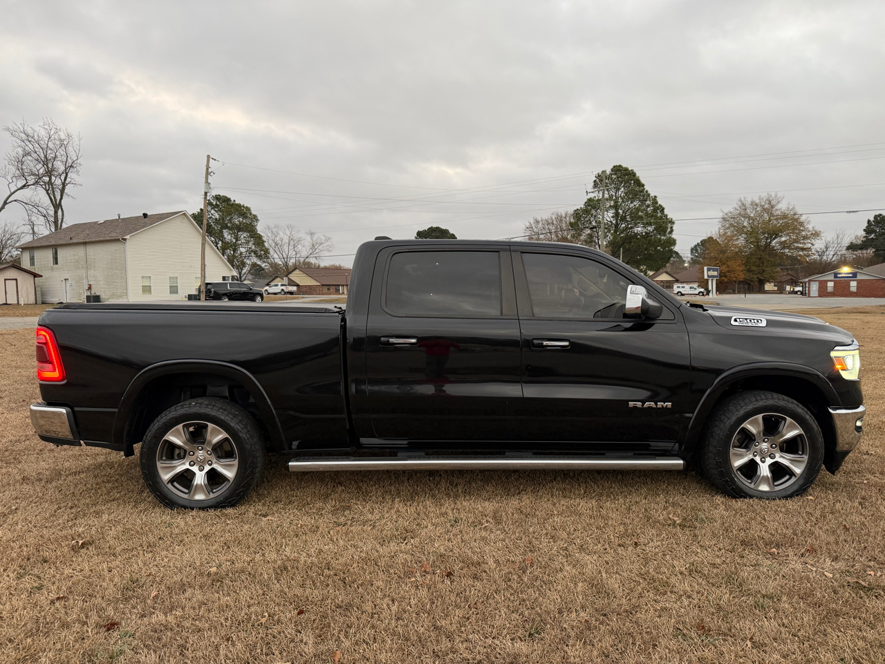 RAM 1500 Laramie Crew Cab 4WD 2020