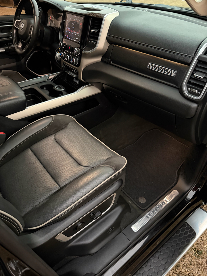 RAM 1500 Laramie Crew Cab 4WD 2020