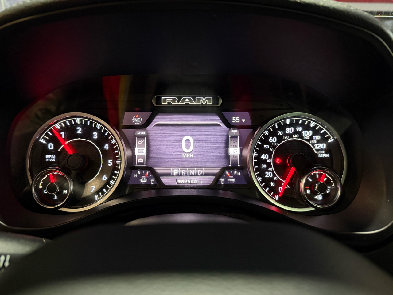 RAM 1500 Laramie Crew Cab 4WD 2020