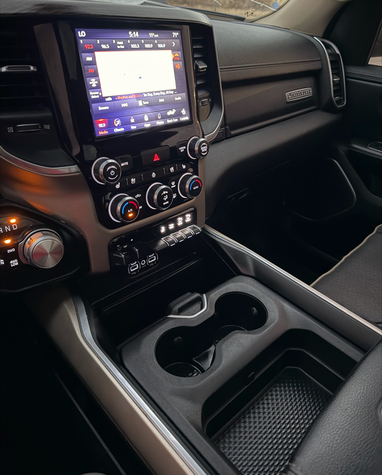 RAM 1500 Laramie Crew Cab 4WD 2020