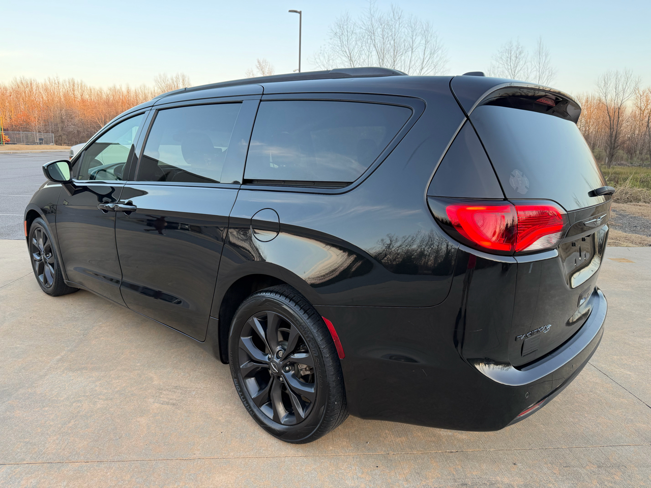 Chrysler Pacifica Touring L Plus FWD 2019