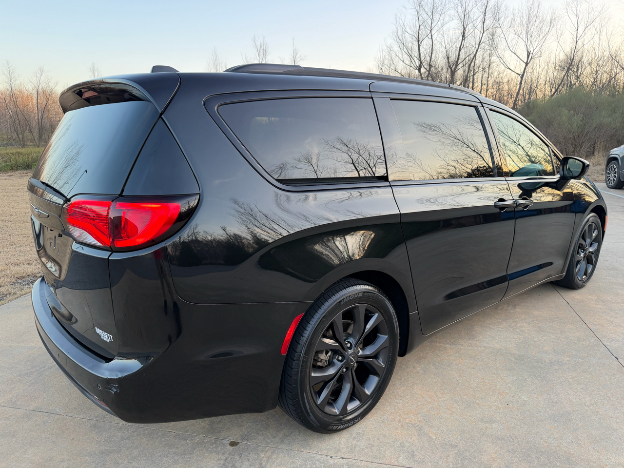 Chrysler Pacifica Touring L Plus FWD 2019