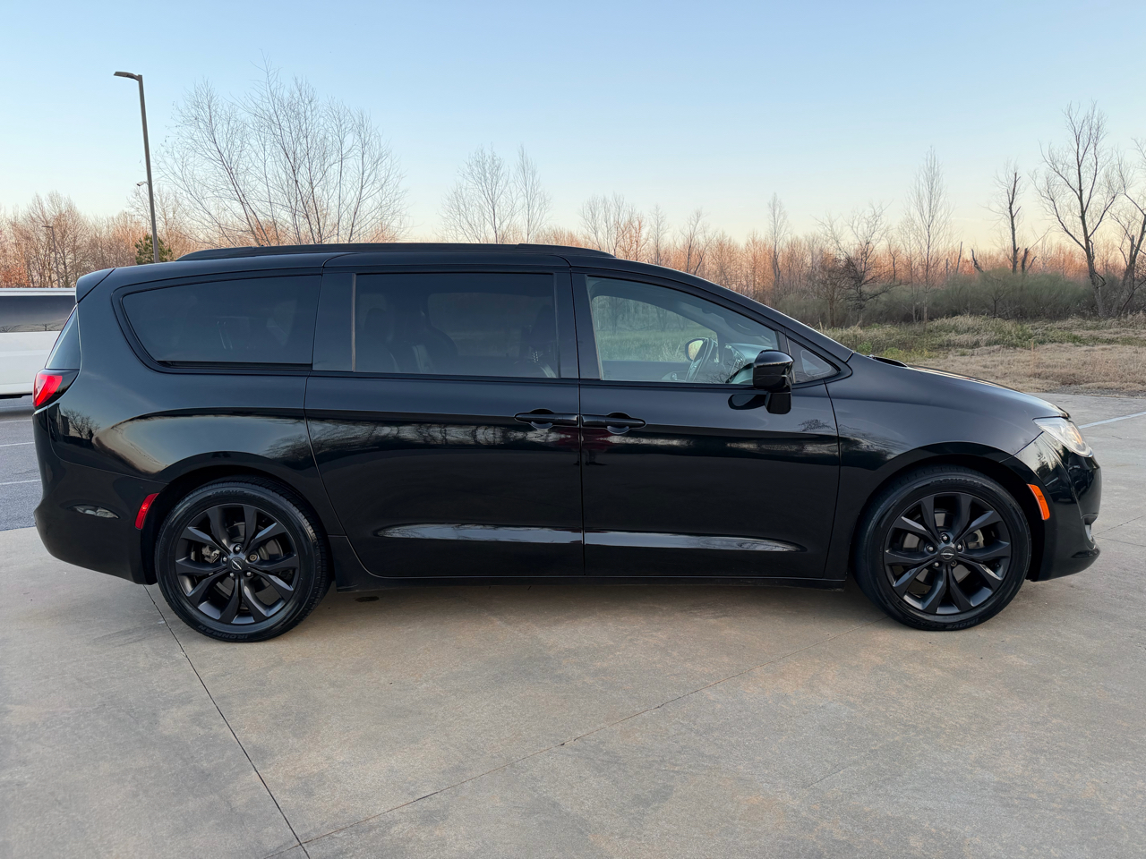 Chrysler Pacifica Touring L Plus FWD 2019