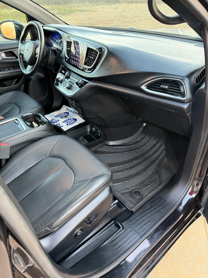 Chrysler Pacifica Touring L Plus FWD 2019