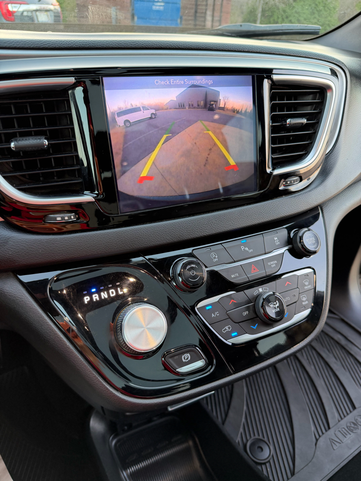 Chrysler Pacifica Touring L Plus FWD 2019