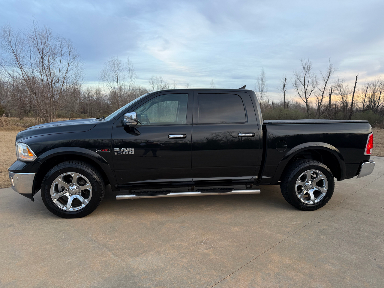 RAM 1500 Laramie Crew Cab 4WD 2017