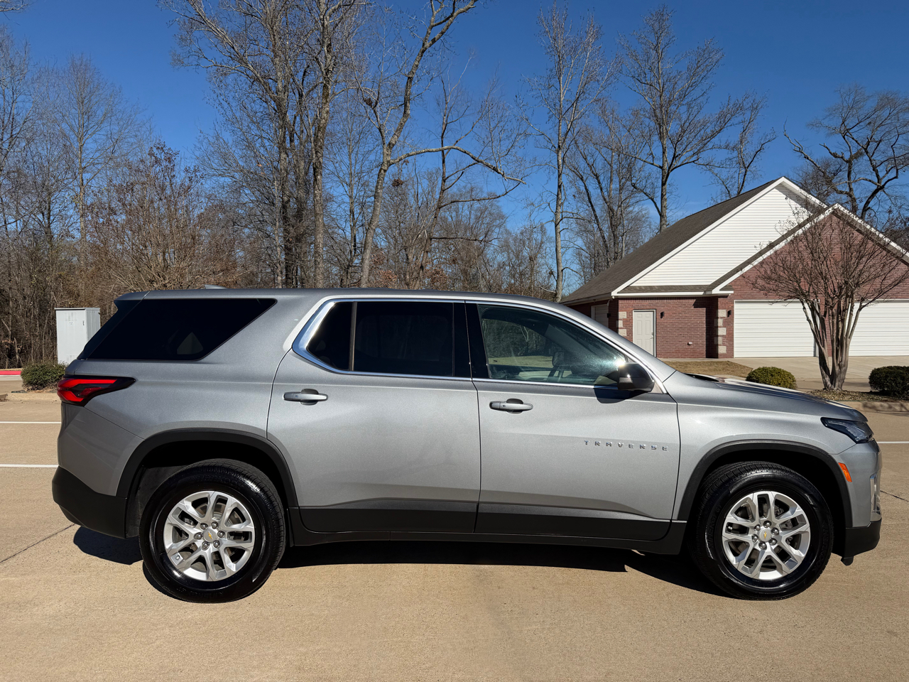 Chevrolet Traverse LS 4D SUV FWD 2023