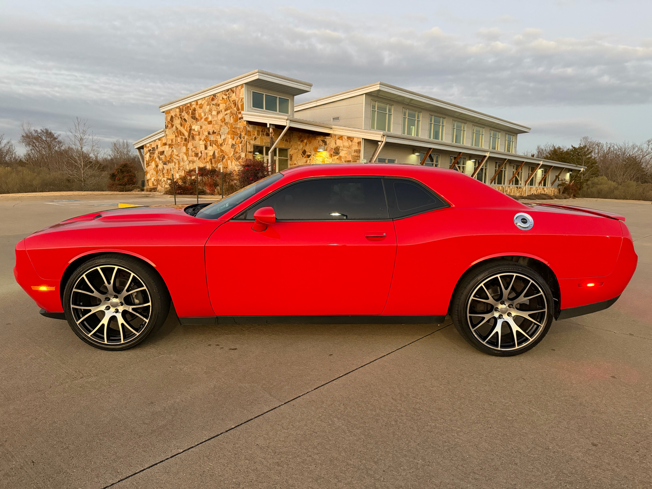 Dodge Challenger SXT 2D Coupe 2016