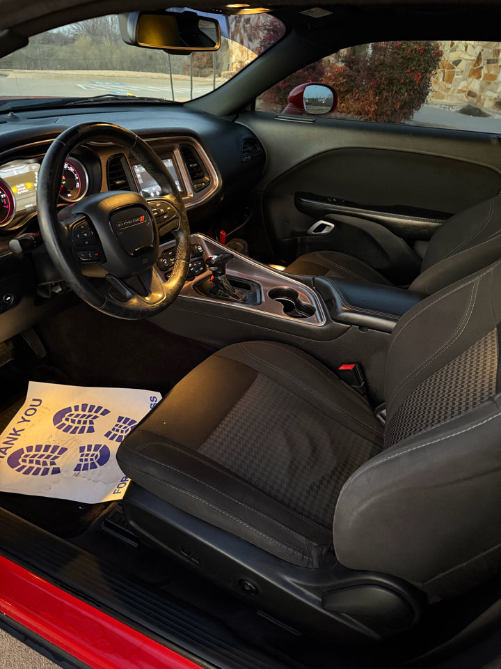 Dodge Challenger SXT 2D Coupe 2016