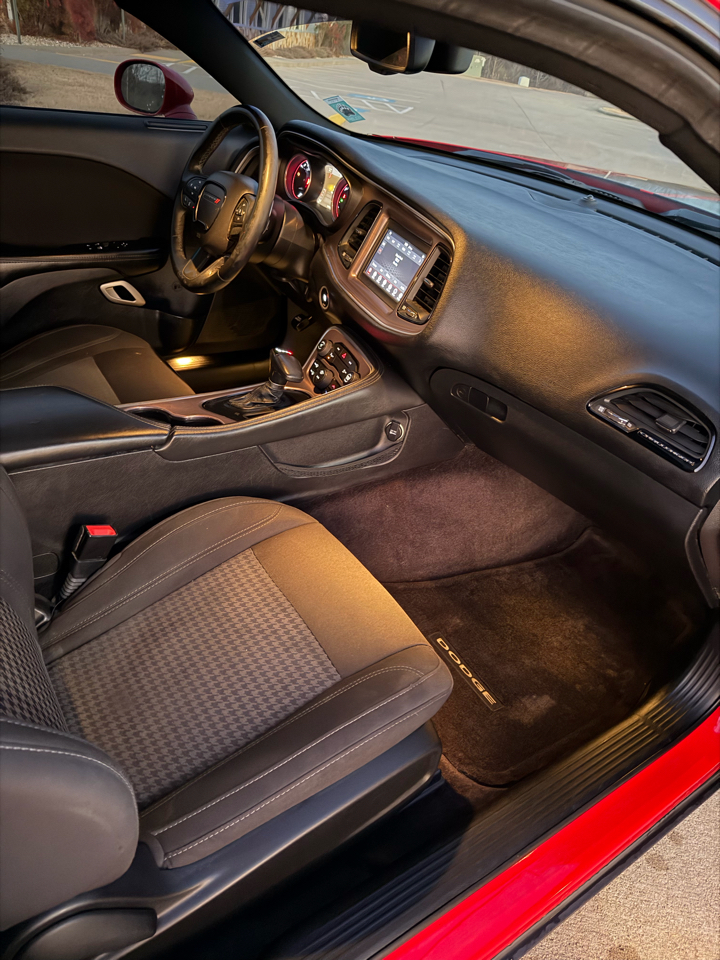 Dodge Challenger SXT 2D Coupe 2016