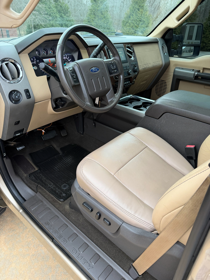 Ford F-250 SD Lariat Crew Cab 4WD 2012