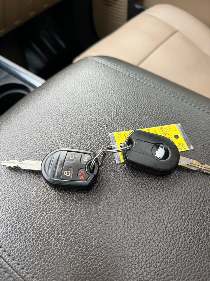 Ford F-250 SD Lariat Crew Cab 4WD 2012