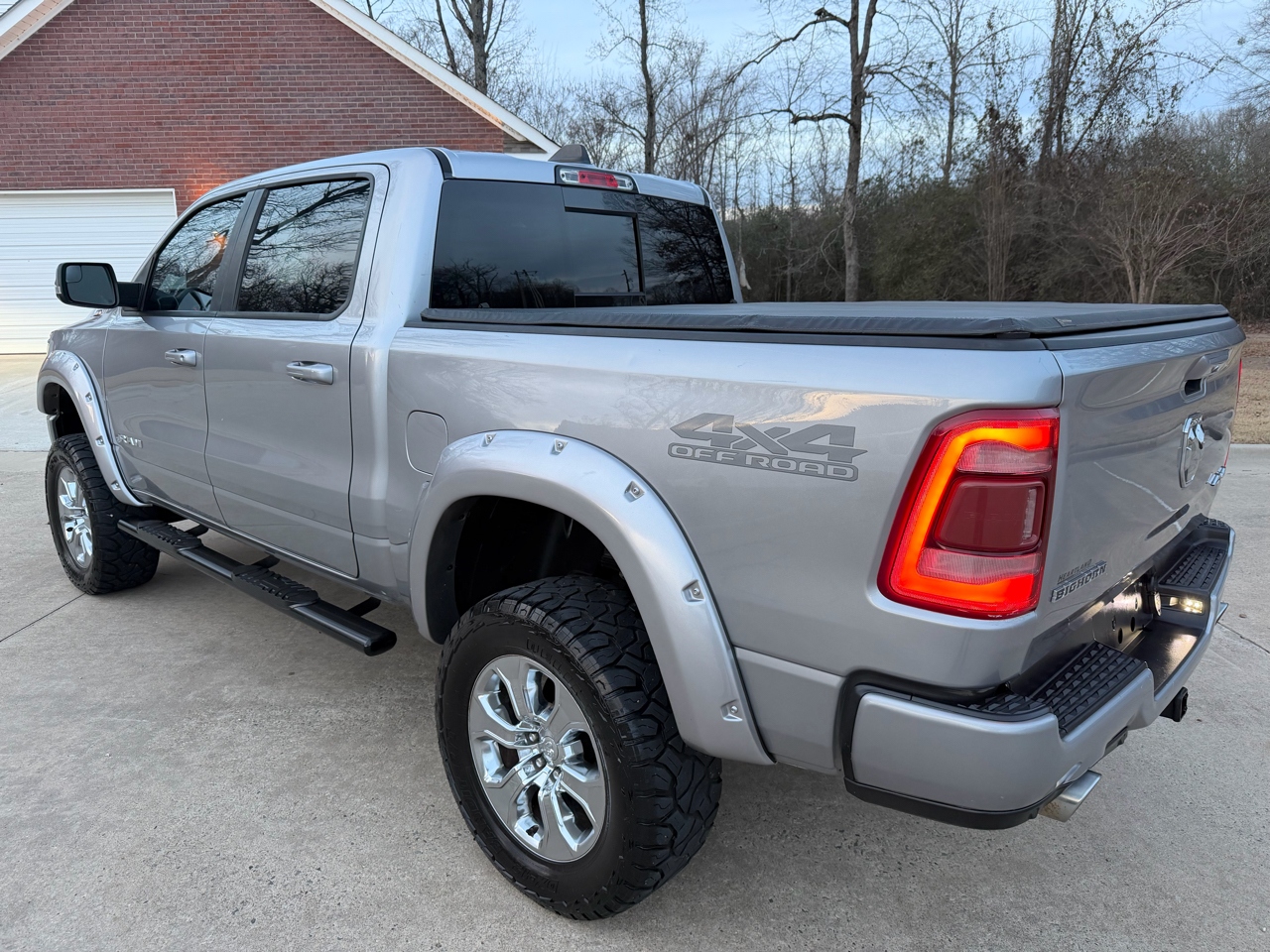 RAM 1500 Big Horn Crew Cab 4WD 2019