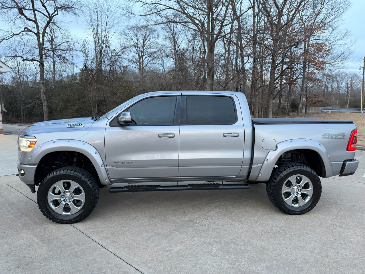 RAM 1500 Big Horn Crew Cab 4WD 2019