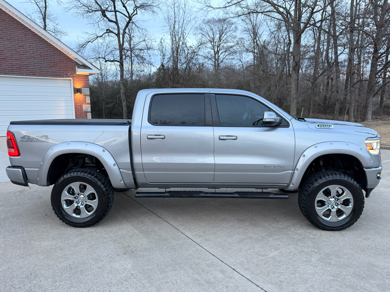 RAM 1500 Big Horn Crew Cab 4WD 2019