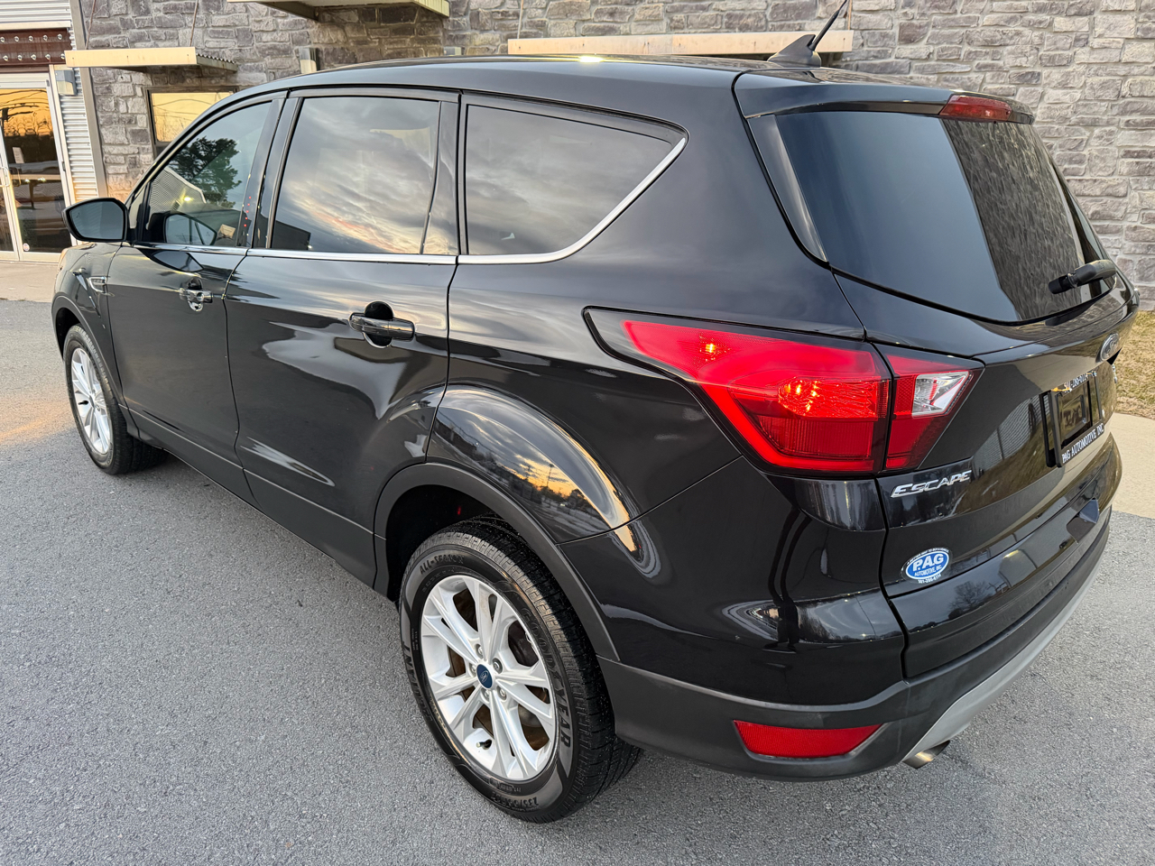 Ford Escape SE 4D SUV FWD 2019