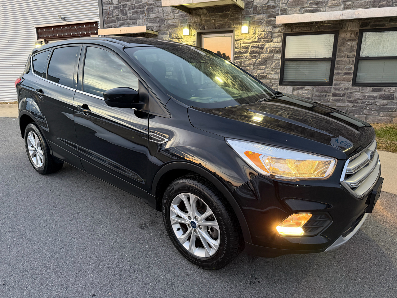 Ford Escape SE 4D SUV FWD 2019