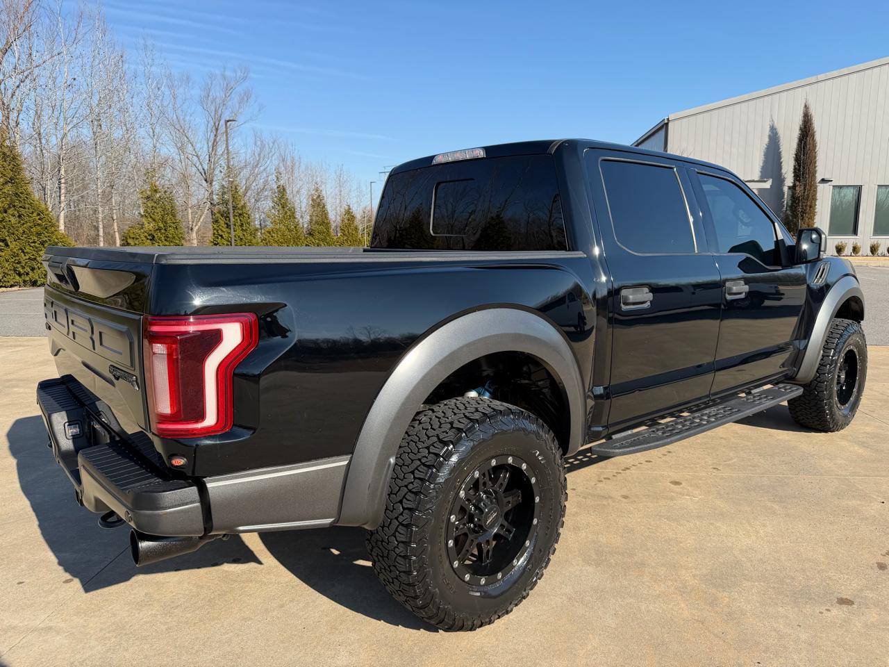 Ford F-150 Raptor SuperCrew 4WD 2017