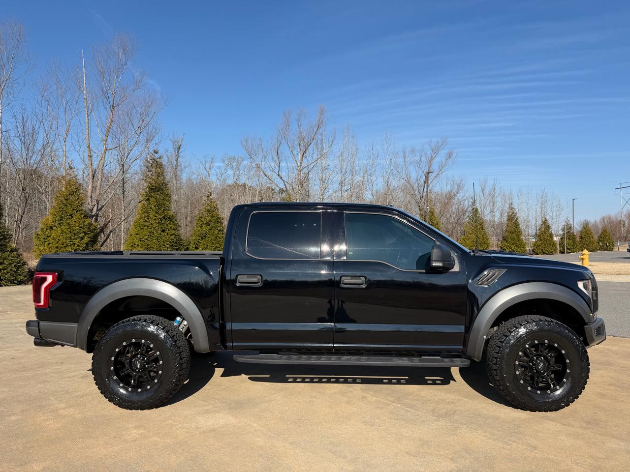 Ford F-150 Raptor SuperCrew 4WD 2017