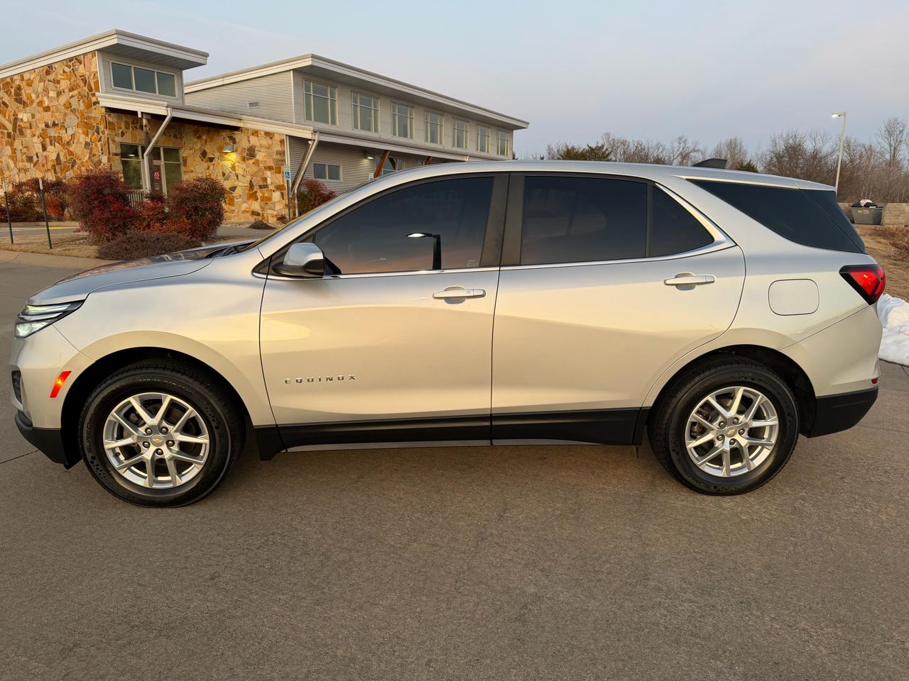 Chevrolet Equinox AWD 4dr LT 2022