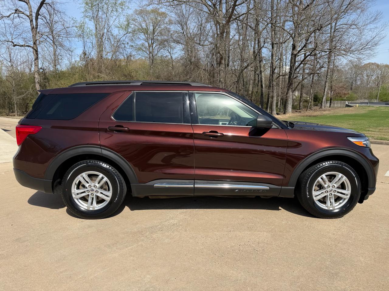 Ford Explorer XLT 4D SUV RWD 2020