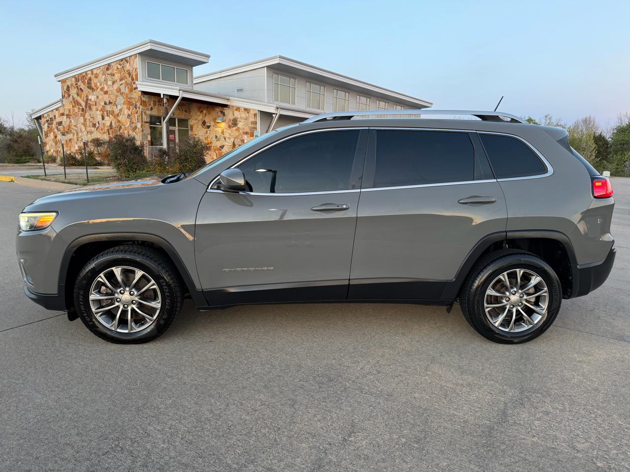Jeep Cherokee Latitude FWD 2019